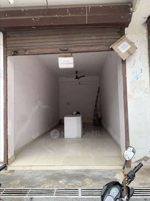 Shop in Sector 1, Delhi for Rent 