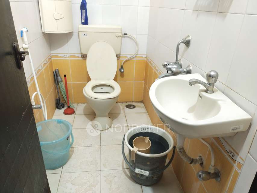 2 BHK Flat In Greater Kailash Apartment For Sale  In Murgeshpalya