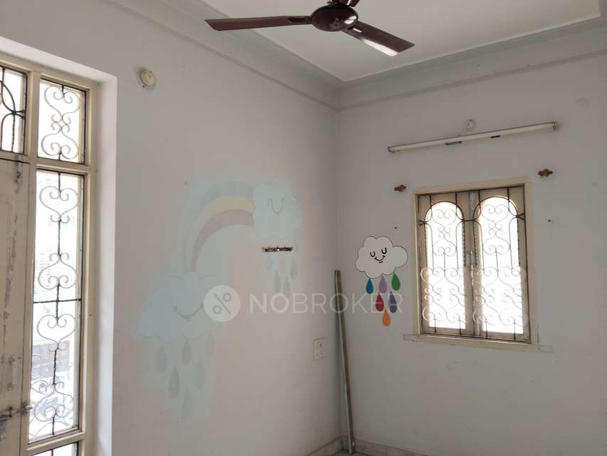 4+ BHK House For Sale  In New Nallakunta