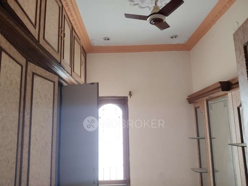 4+ BHK House For Sale  In New Nallakunta