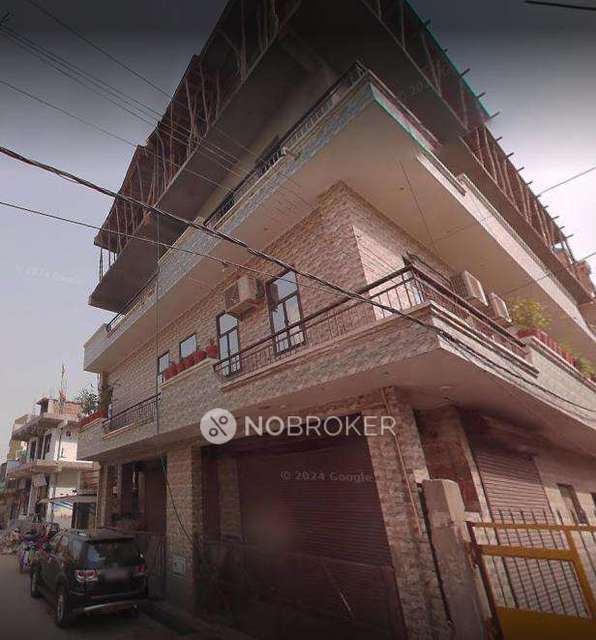 Shop in Sector 72, Noida for Rent 