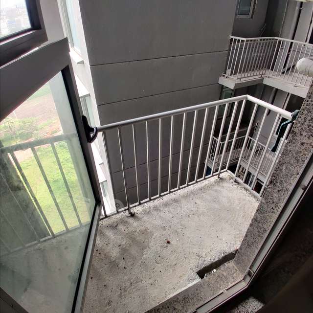 2 BHK Flat In 4th Avenue Suntech For Sale  In Sunteckcity 4th Avenue