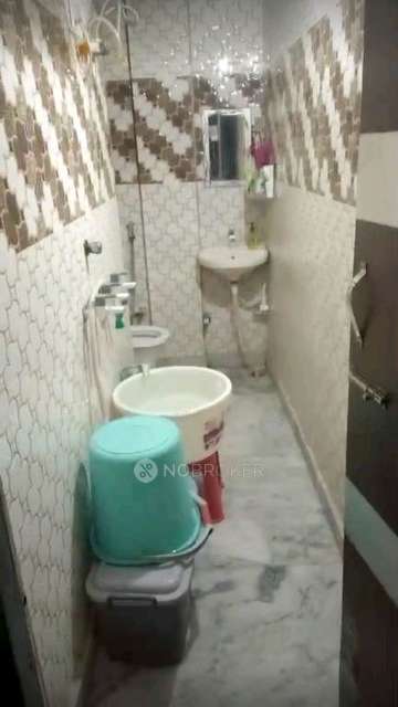 2 BHK Flat In Flat For Sale  In Swaroop Nagar Police Station