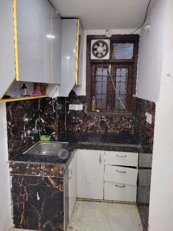 standalone building Govindpuri Rent WITHOUT BROKERAGE Semifurnished