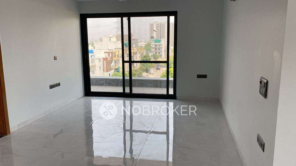 4 BHK Flat For Sale  In Sector 75
