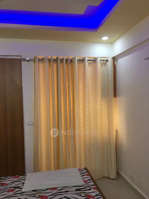 1 RK Flat In Suncity Essel Towers for Rent  In Sushant Lok