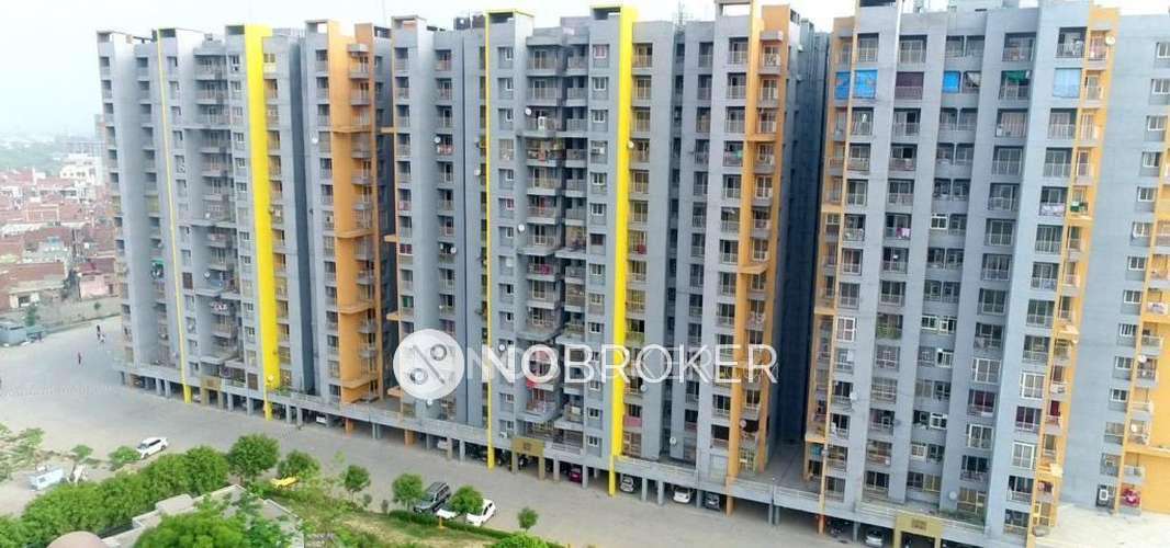 3 BHK Flat In Bcc Bharat City Phase I For Sale  In Indraprastha Yojna