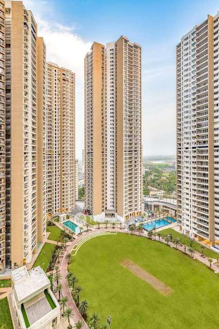 2 BHK Flat In Runwal Greens Rosewood For Sale  In Mulund West
