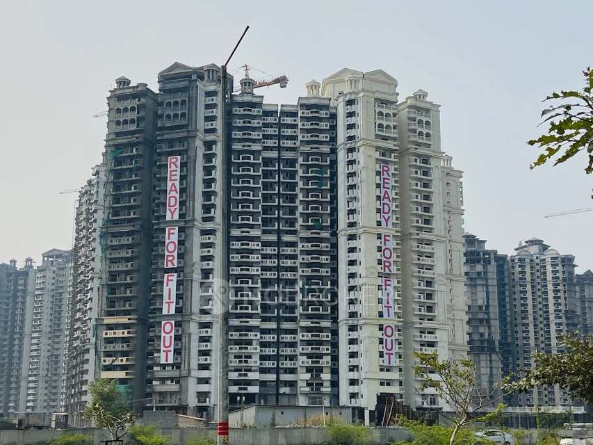 Single Room for Female In 3 BHK  In Ajnara Ambrosia  In Sector 118