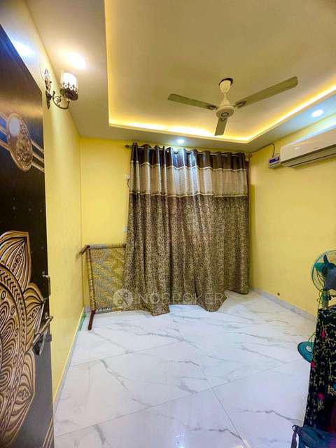 2 BHK Flat In Dda Community Centre Flat For Sale  In Rohini