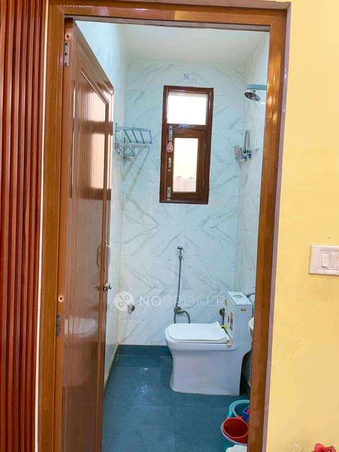 2 BHK Flat In Dda Community Centre Flat For Sale  In Rohini