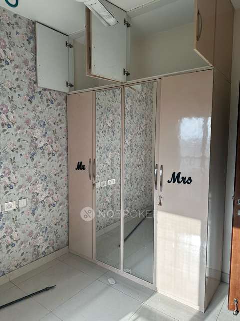 2 BHK Flat In Navins Starwood Towers 2 For Sale  In Medavakkam