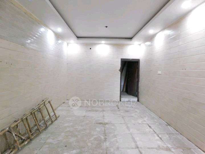 Retail  Property in Yes Bank Ltd.-surajpur, Greater Noida, Greater Noida for Rent 