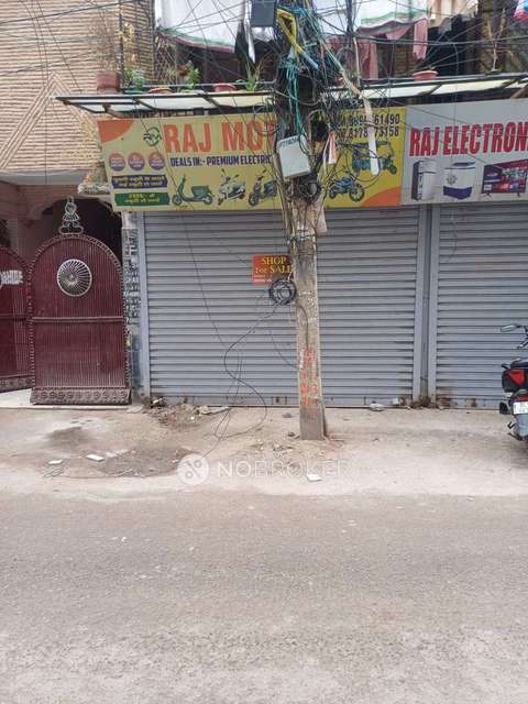 Commercial Property in Inderpuri, Delhi for sale 