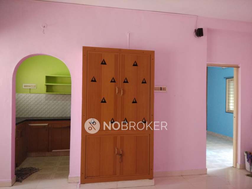 2 BHK Flat In Vignesh Shreyash Apartmenrs, Sembakkam.  For Sale  In Sembakkam, 