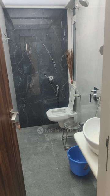 2 BHK Flat In Shraddha Chhaya, Borivali West For Sale  In Borivali West