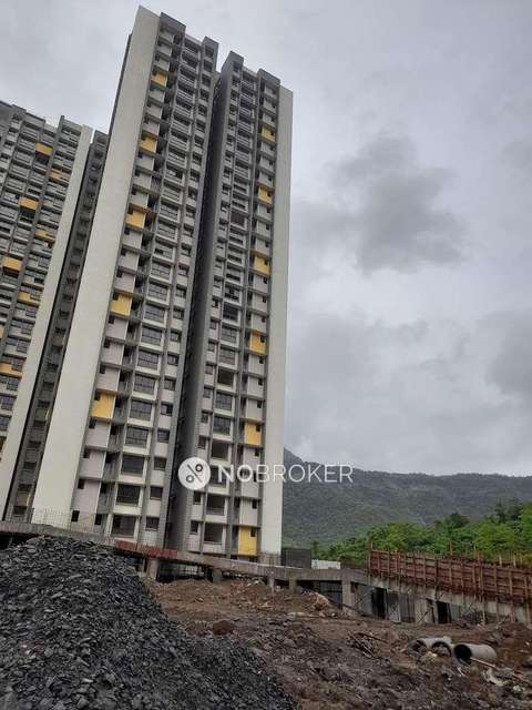 1 BHK Flat In Wadhwa Wise City For Sale  In Wardoli Village 