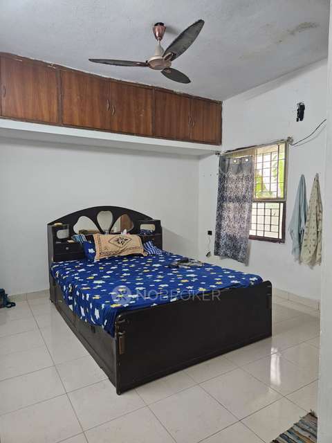 Shared Room for Female In 2 BHK  In Sterling Sri Vedashri Apartment In Velachery