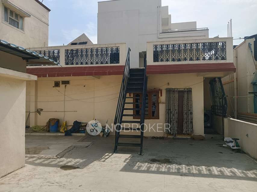 4+ BHK House For Sale  In Kukatpally