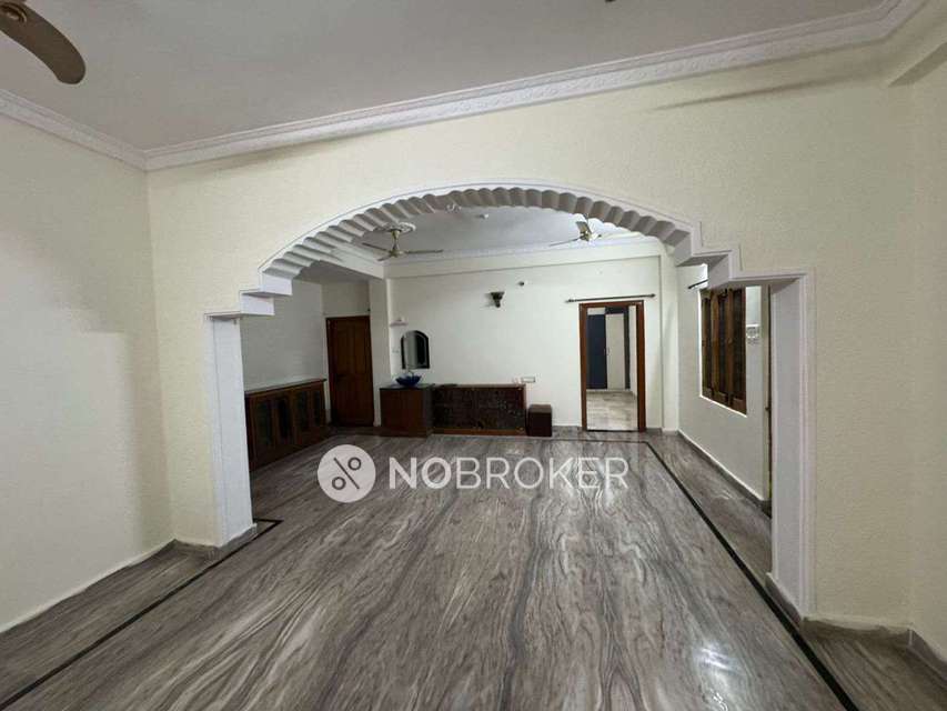 4+ BHK House For Sale  In Kukatpally