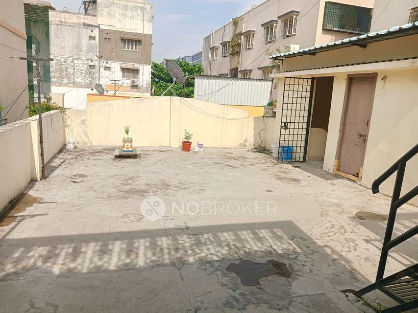 4+ BHK House For Sale  In Kukatpally