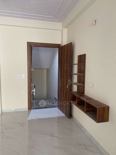 1 BHK House for Rent  In Sector 57