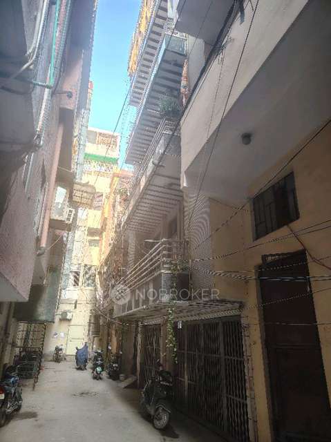 4 BHK Flat In Standalone Building  For Sale  In Rani Bagh