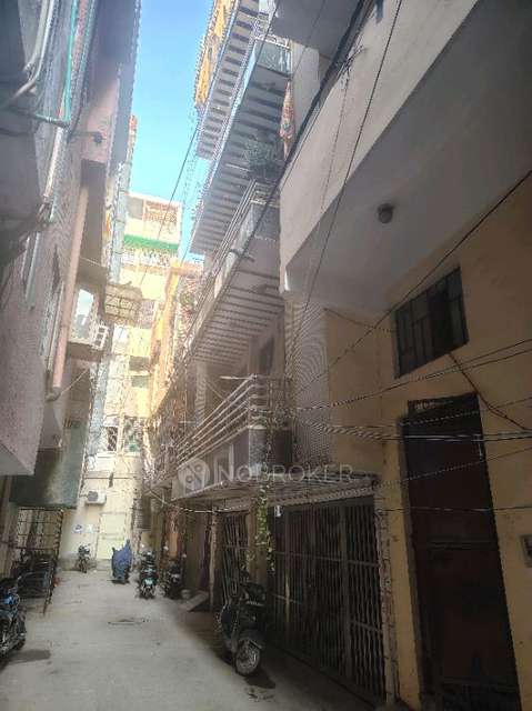 4 BHK Flat In Standalone Building  For Sale  In Rani Bagh