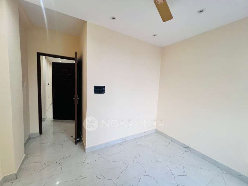 2 BHK Flat In Standalone Budiling For Sale  In Krishna Nagar