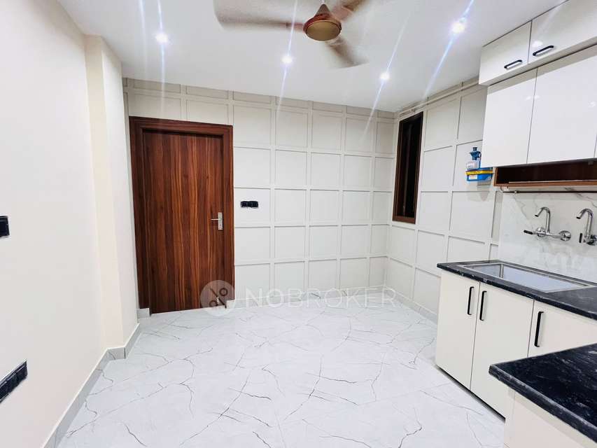 2 BHK Flat In Standalone Budiling For Sale  In Krishna Nagar