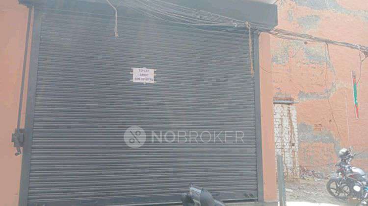 Retail  Property in Laxman Vihar, Sector 3a, Gurgaon for Rent 