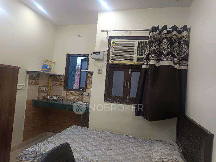 1 BHK Flat In Stand Alone Building  for Rent  In West Patel Nagar