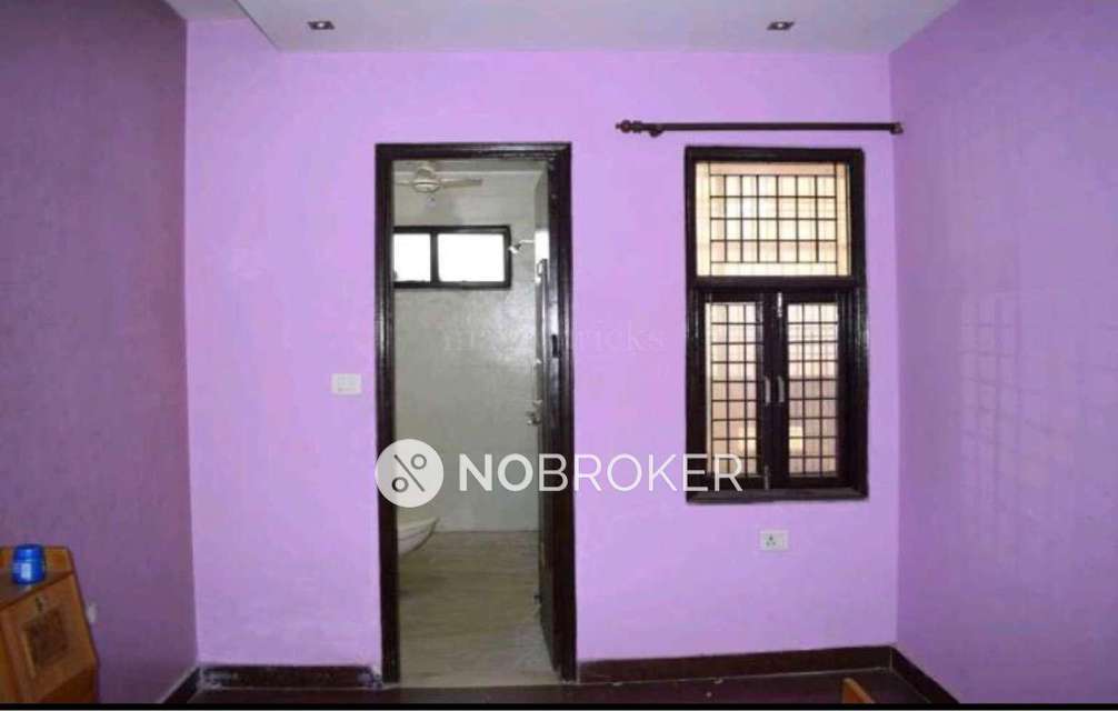 3 BHK Flat In Rama Park For Sale  In Veer Bazar Road