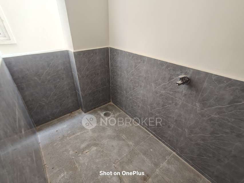 3 BHK Flat In Praneeth Pranav  Daffodils For Sale  In Bowrampet