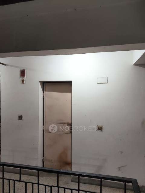 3 BHK Flat In Rang Rasayan Apts., Rohini-13, Northwest Delhi For Sale  In Sector 13 Rohini