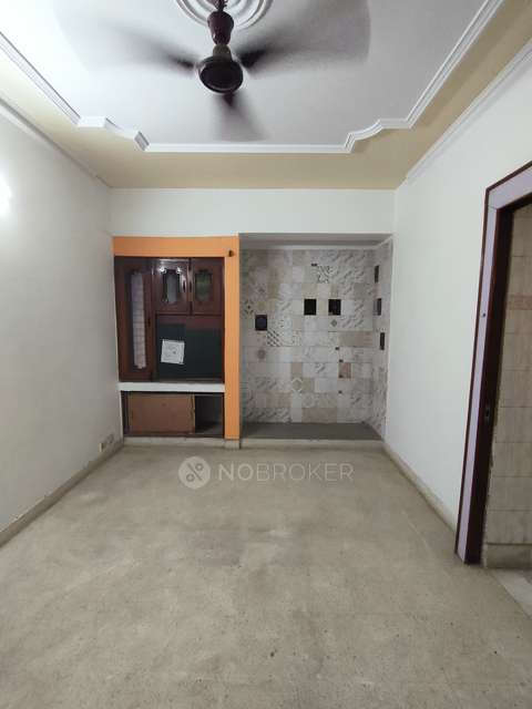 3 BHK Flat In Rang Rasayan Apts., Rohini-13, Northwest Delhi For Sale  In Sector 13 Rohini