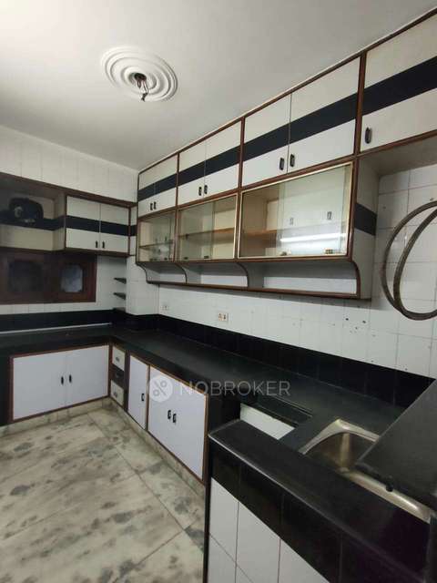 3 BHK Flat In Rang Rasayan Apts., Rohini-13, Northwest Delhi For Sale  In Sector 13 Rohini