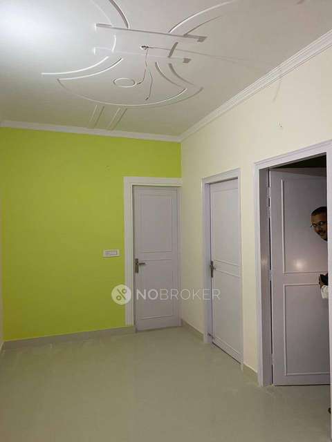 4+ BHK Flat In Rwa Jasola , Jasola For Sale  In Tughlakabad