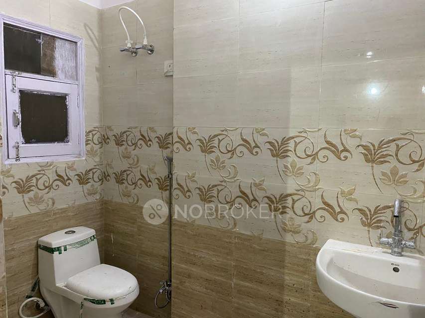 4+ BHK Flat In Rwa Jasola , Jasola For Sale  In Tughlakabad