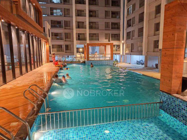 2 BHK Flat In Roshan Milestone for Rent  In Wakad