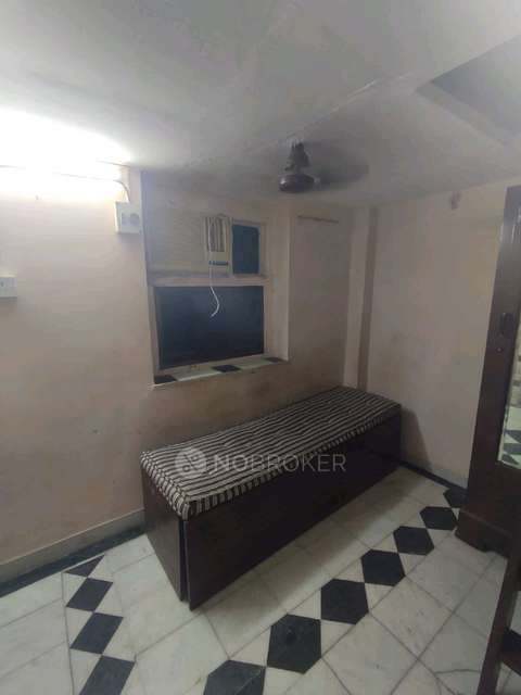 1 RK House for Rent  In Marine Lines