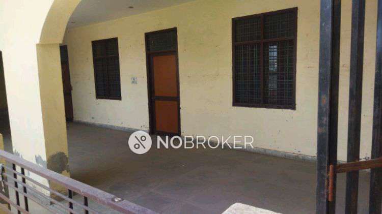 Shop in Dwarka Expressway, Delhi for sale 