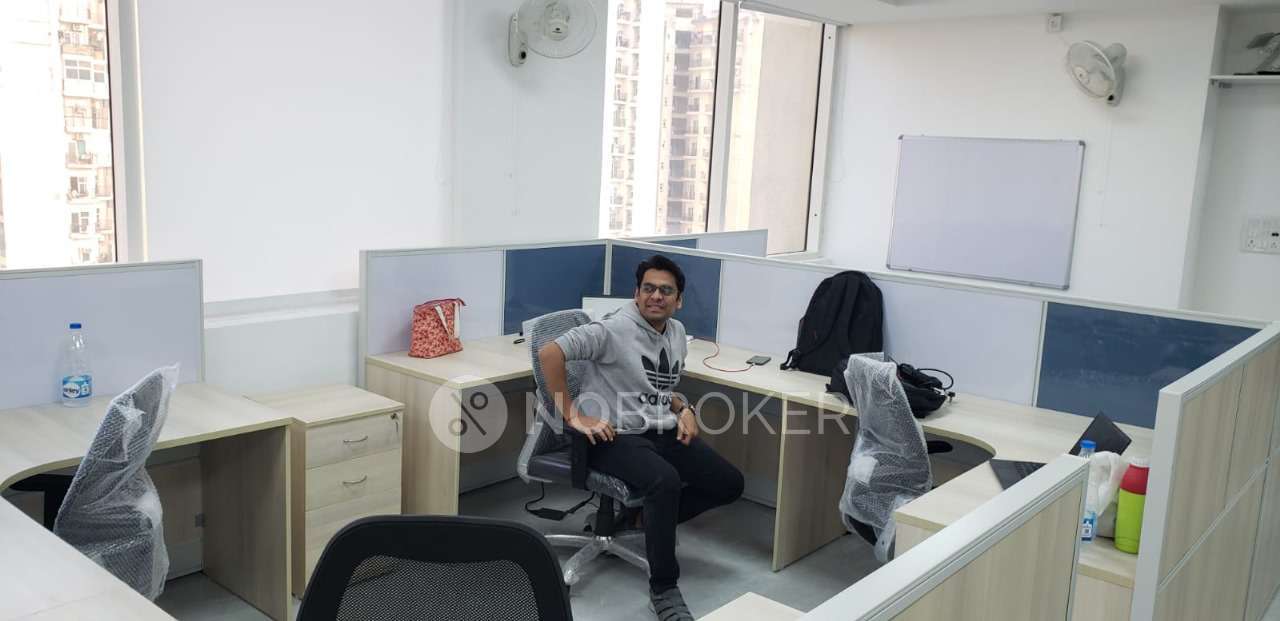 Office Space in Spectrum Metro Mall, Noida for Rent 
