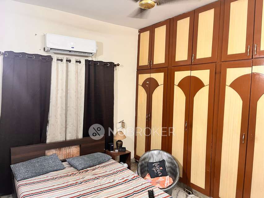 Single Room for Male In 3 BHK  In Satyanarayana Enclave In Kondapur