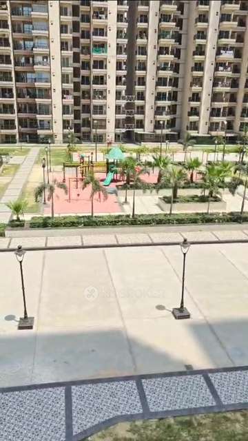 3 BHK Flat In Gaur Yamuna City For Sale  In Sector 19