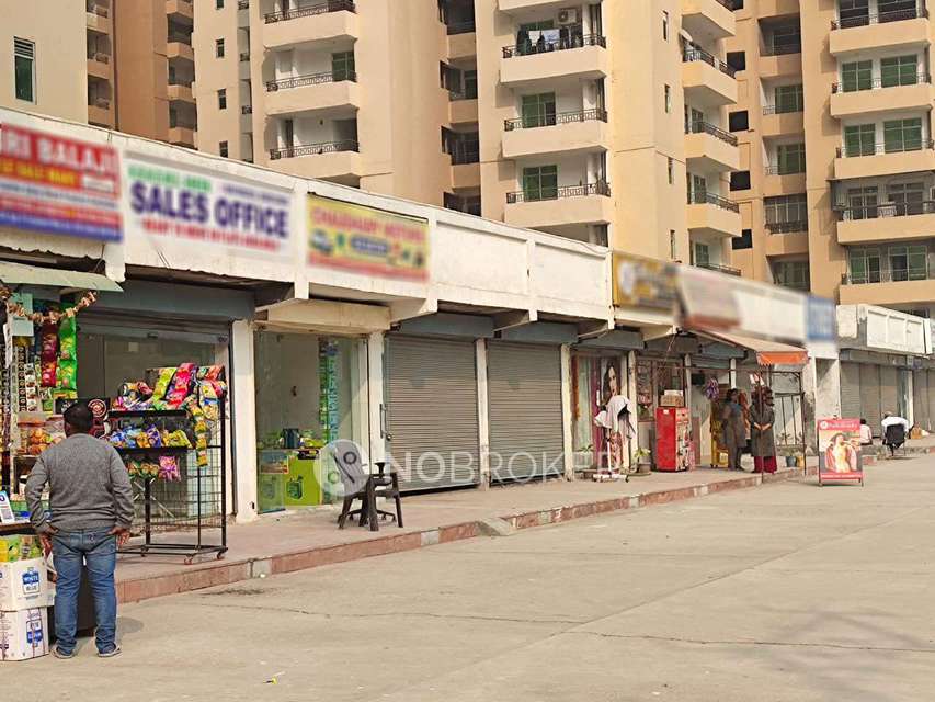 Shop in Panchsheel Green, Greater_noida for sale 