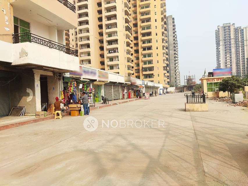Shop in Panchsheel Green, Greater_noida for sale 
