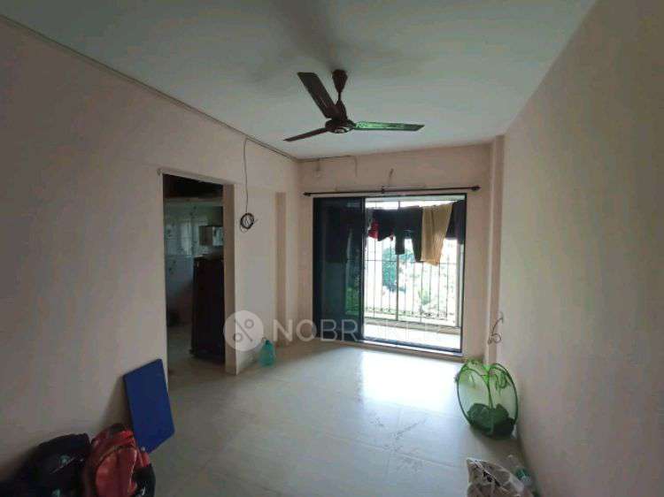 Single Room for Female In 1 BHK  In Gangotri Chs In Chembur