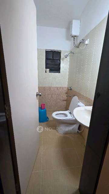 Single Room for Female In 2 BHK  In Kumar Shantiniketan Phase 1 In Pashan