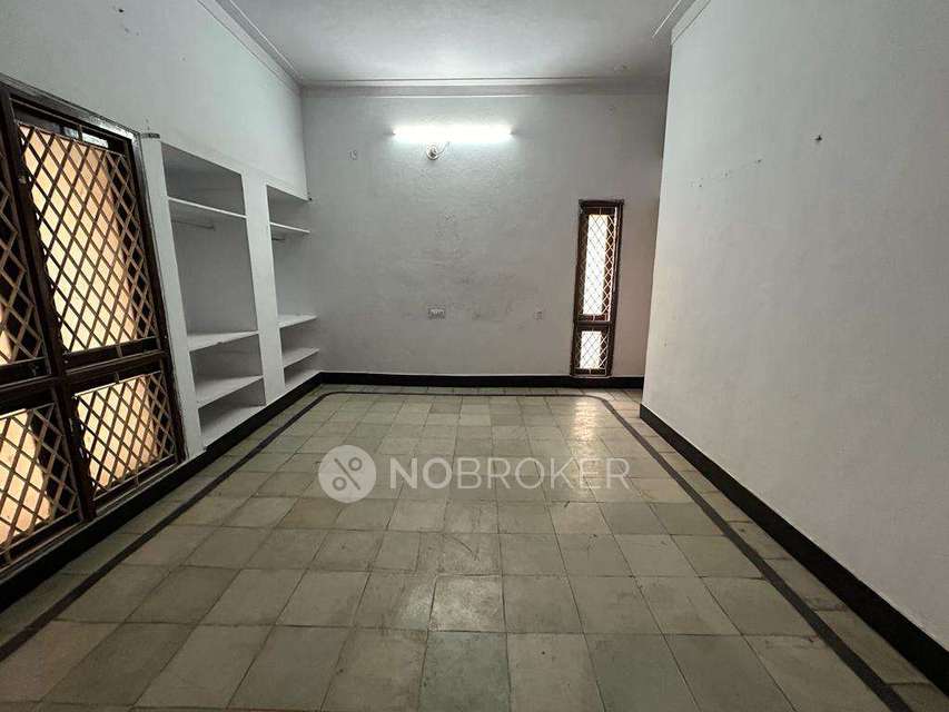 4+ BHK House For Sale  In Sanjeeva Reddy Nagar, Hyderabad